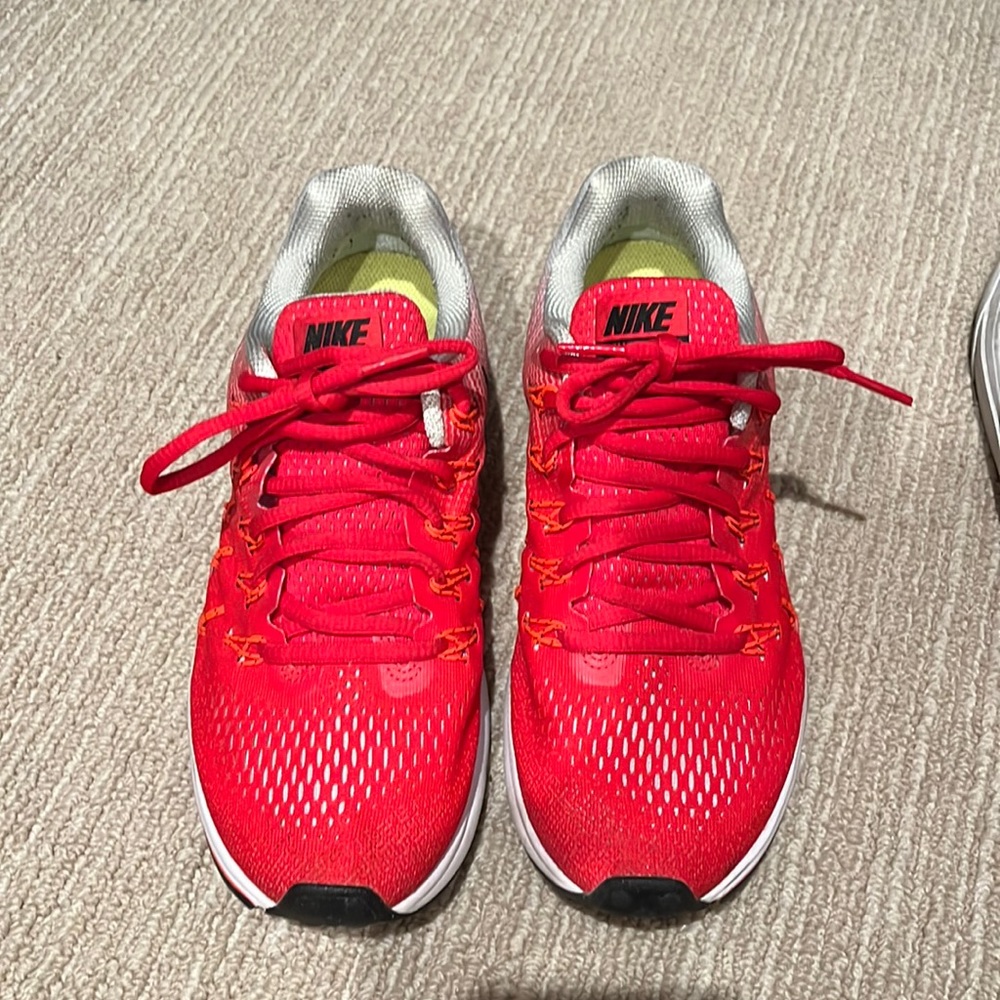 Nike Pegasus zoom shoe 61/2 kids size